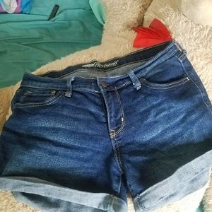 Old navy boyfriend shorts